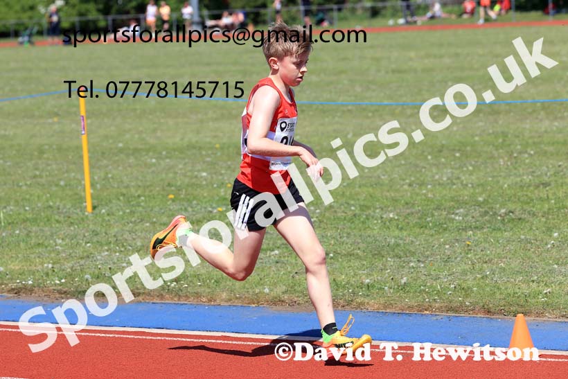 Boys under-15s 3000 metres, 2025 North Eastern Track and Field Champs., Shildon, County Durham. Photo: David T. Hewitson/Sports for All Pics